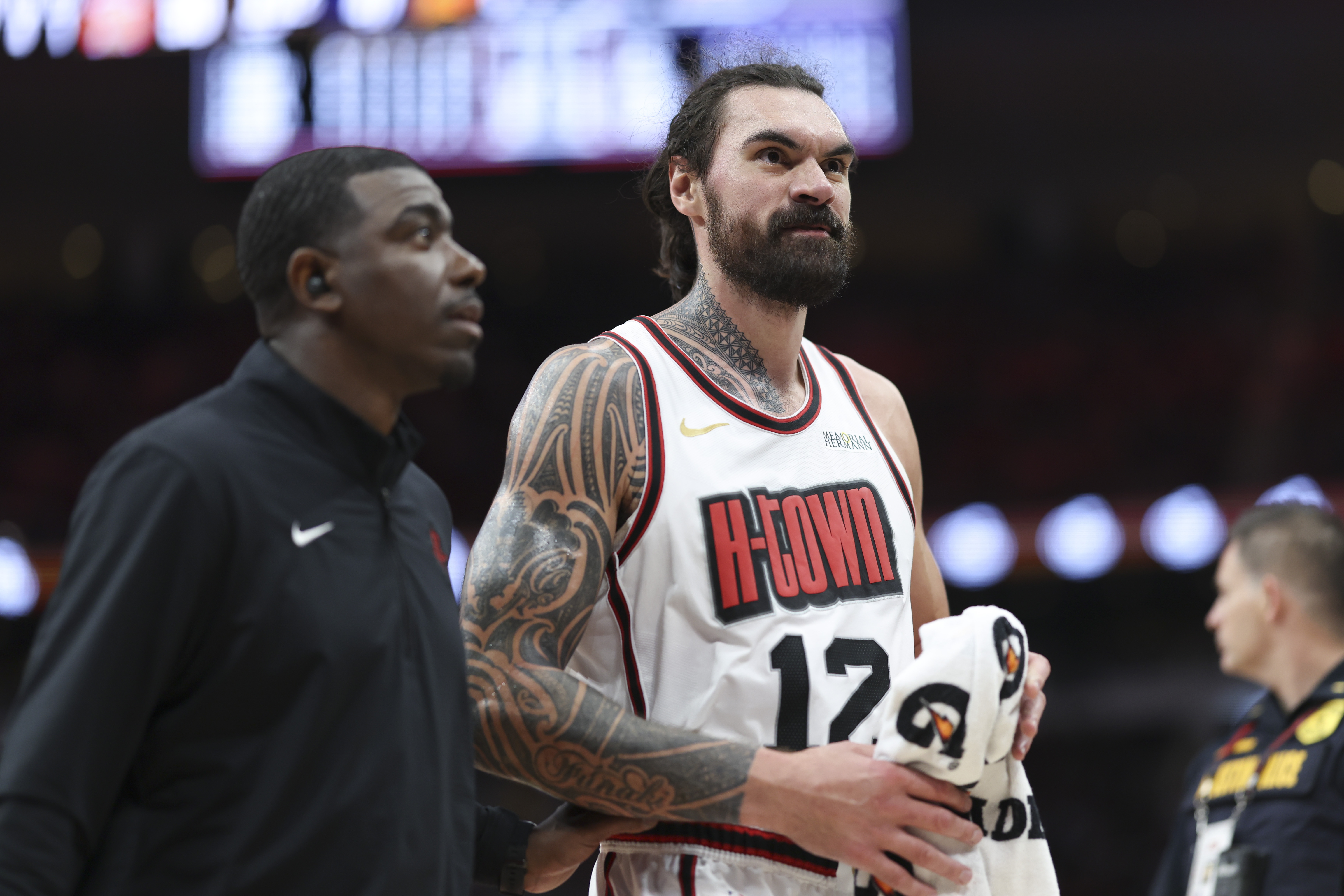 九游体育-离谱！休斯敦火箭迎来里程碑备战德甲萨克拉门托国王止住颓势备战法甲，关键时刻里尔远射贴柱(萨克拉门托国王啦啦队集锦)